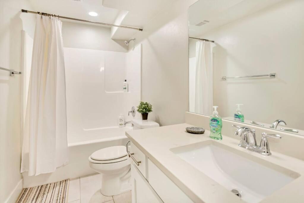 New Furnished 2Bd Apt! Great For Long Stays Vineyard Εξωτερικό φωτογραφία